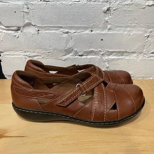 NWOB - Clarks Ashland Spin Q‎ Tan Size 7.5